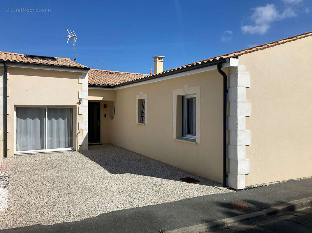 Maison à TONNAY-CHARENTE