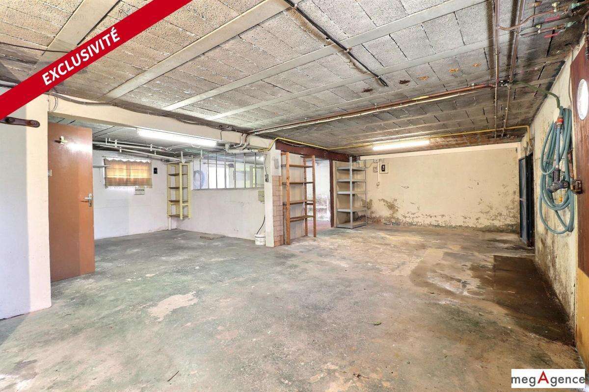 Maison de plain pied  3 chambres, séjour ouvert sur terrasse, sous sol total Jardin 403 m² clos- 78340 les clayes sous bois - photo 11