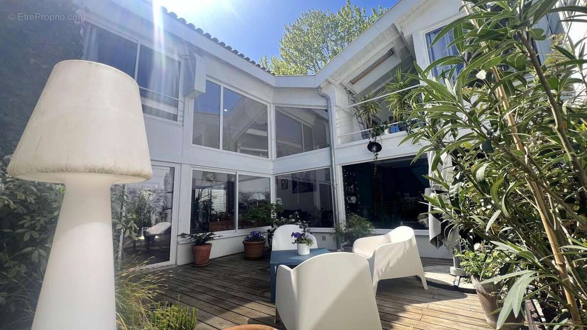 Photo 9 - Maison à LA TOUR-DE-SALVAGNY