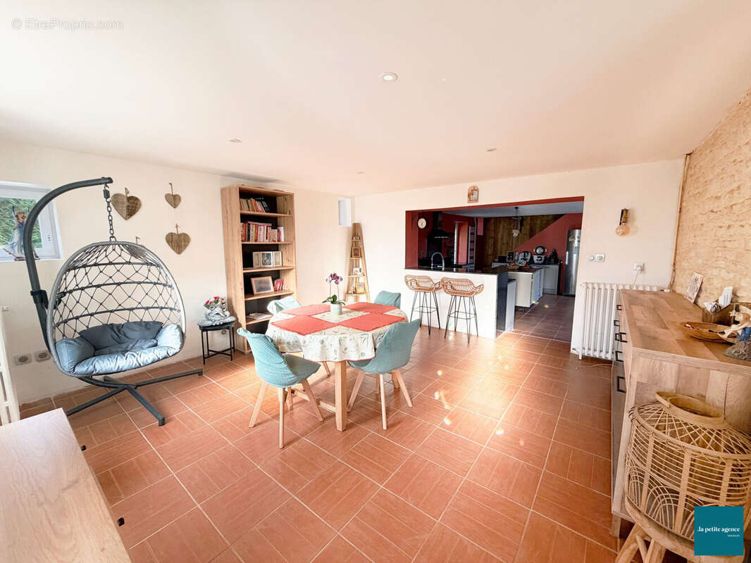 Maison à CHICHEBOVILLE