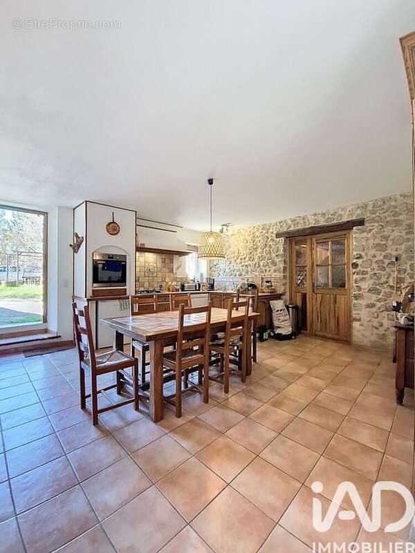 Maison 279 m² à Noyers-Sur-Jabron  - photo 8