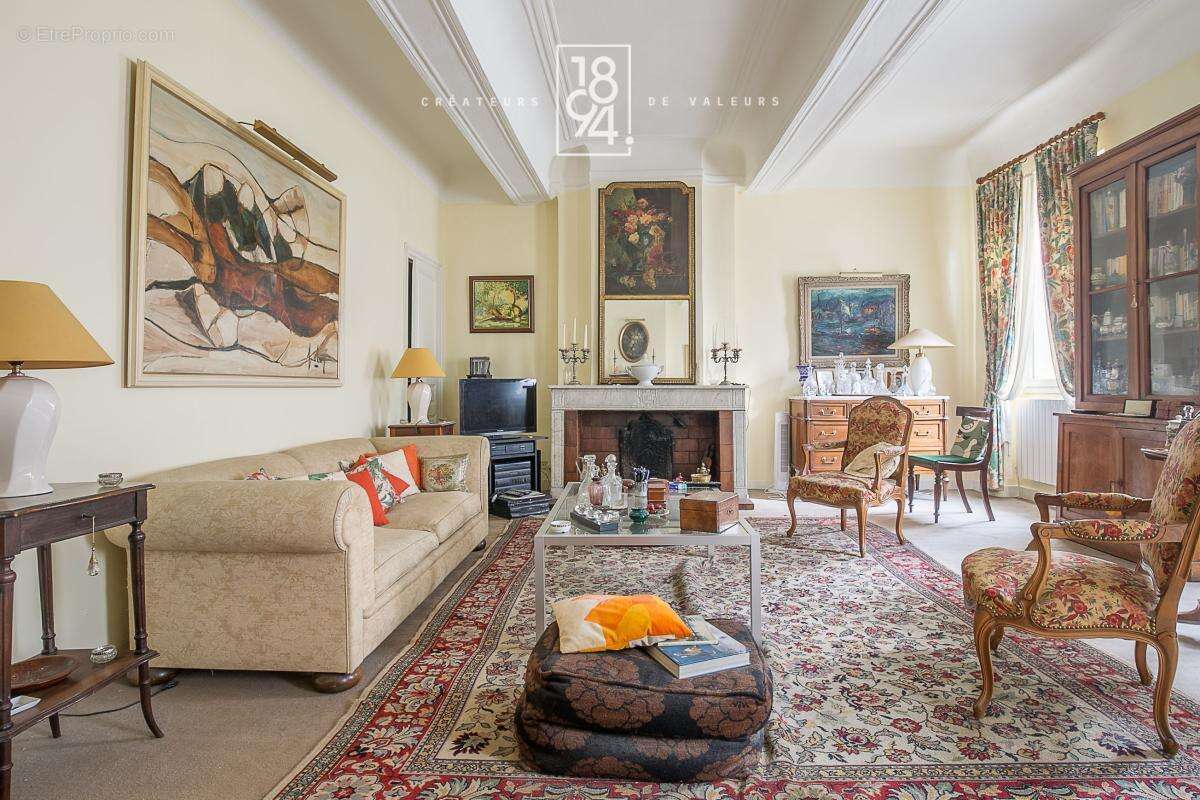 Appartement à MARSEILLE-7E