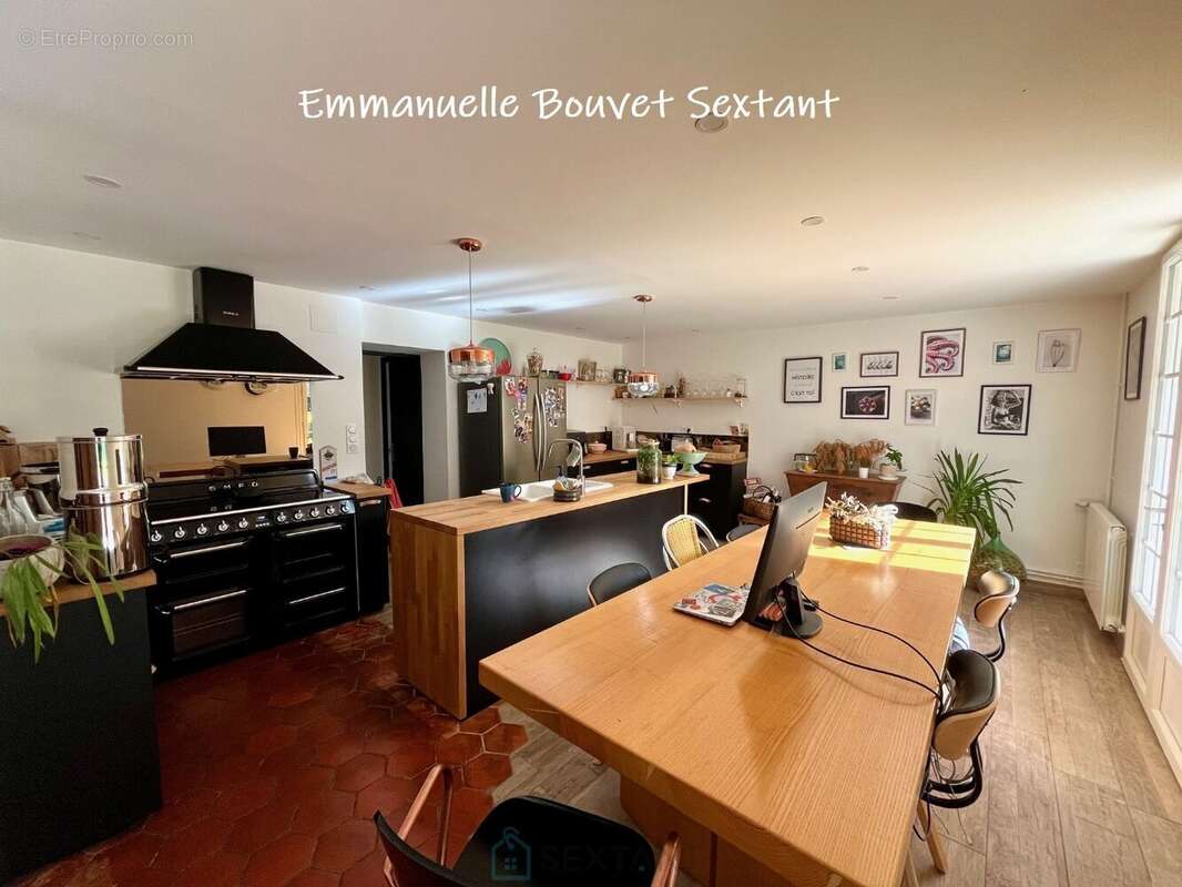 Maison en pierres, 4 chambres, 2 sde, garage, car-port, atelier, véranda, sur 4750 m2 clos. - photo 10