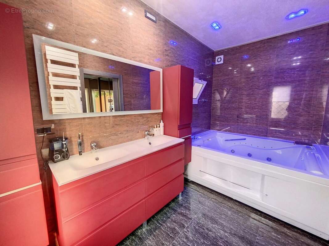 Maison à MANDELIEU-LA-NAPOULE