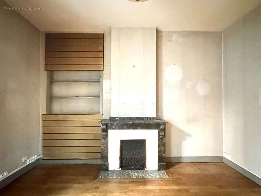Ref : amesolaire - place carnot - appartement t3 bis - 2/3 chambres - cave - photo 6