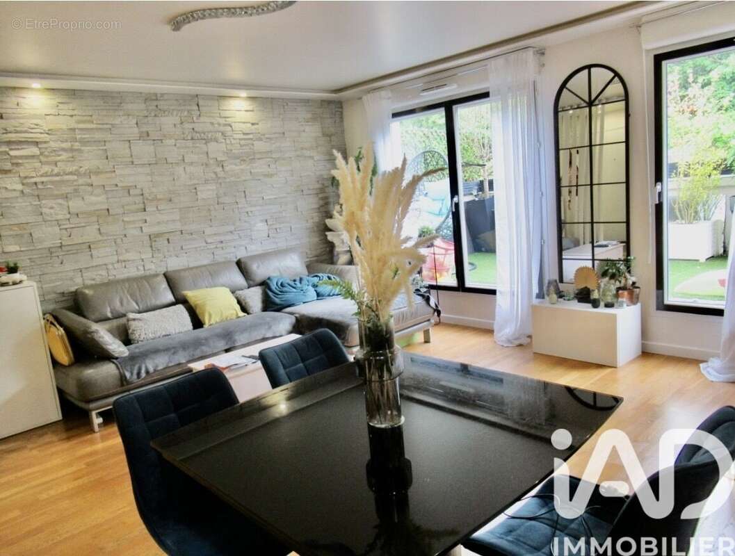 Photo 2 - Appartement à VILLEMOMBLE