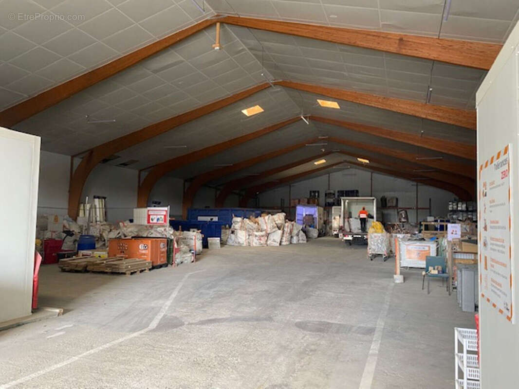 Local d'activité Loire Authion de 1370 m2, locataire en place - photo 5