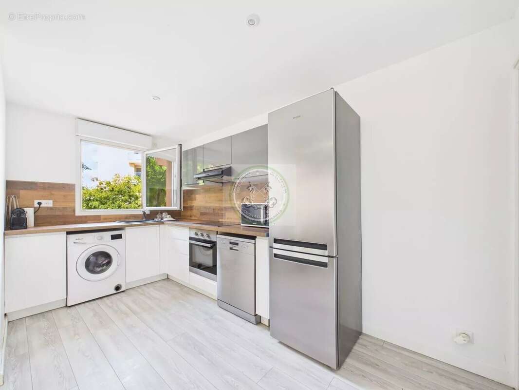 À Vendre en exclusivité - T2 de 39 m² rénové avec Garage - Port Fréjus - photo 2