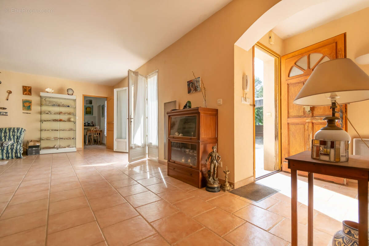 Maison de charme en Provence   172 m2 avec jardin de 2500 m2 - photo 5