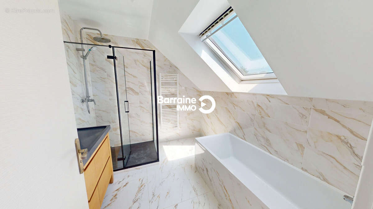 A vendre proche landerneau - tremaouezan maison t6 111m² recente garage jardin - photo 12