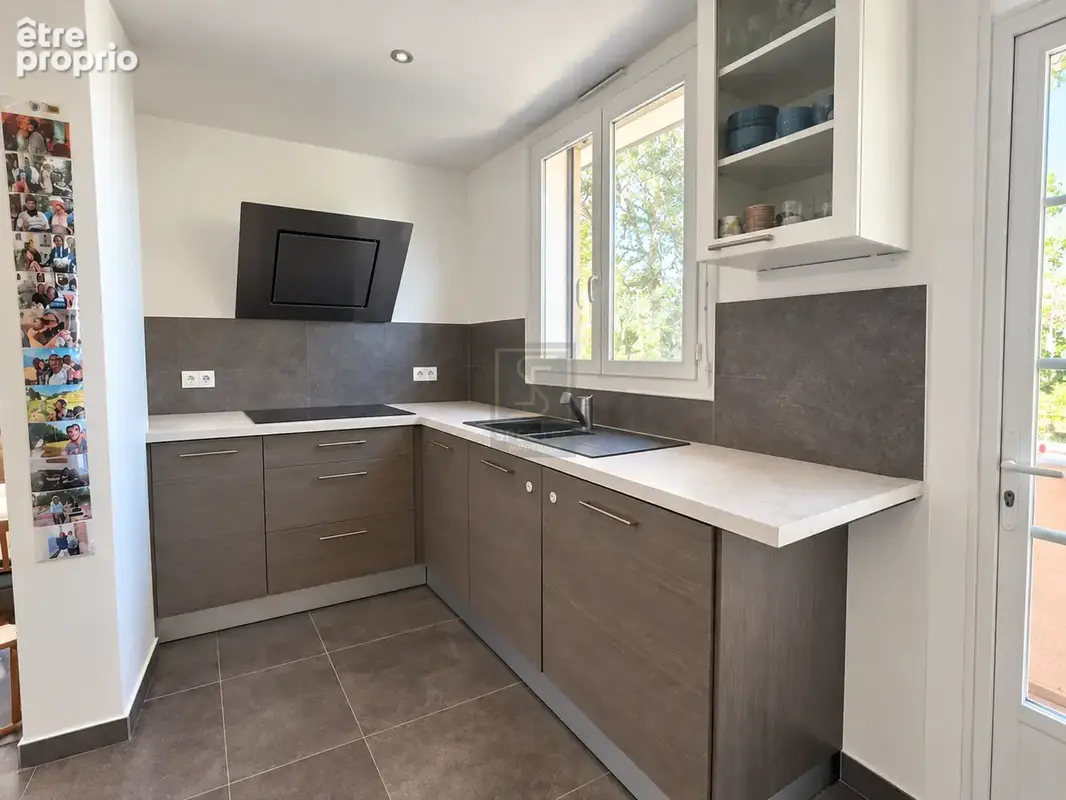 Appartement t3 centre frejus -parking double - photo 2