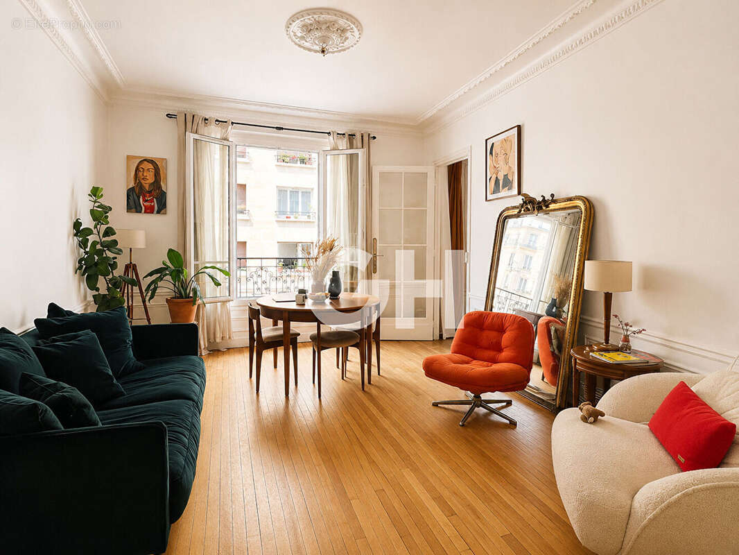 Appartement familial de caractère - 4 pièces, 84,95 m² , Paris 11e - photo 2