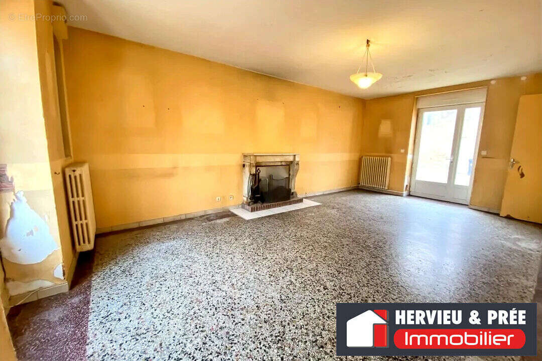 Maison ancienne - travaux a prévoir -avec dépendances - Luc-sur-Mer -- 626 m² de terrain - photo 5