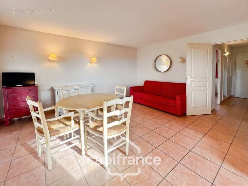 Domaine de Pont royal, spacieux et lumineux appartement de 40 m2,belle vue, localisé en angle, une chambre,  grande loggia terra - photo 7