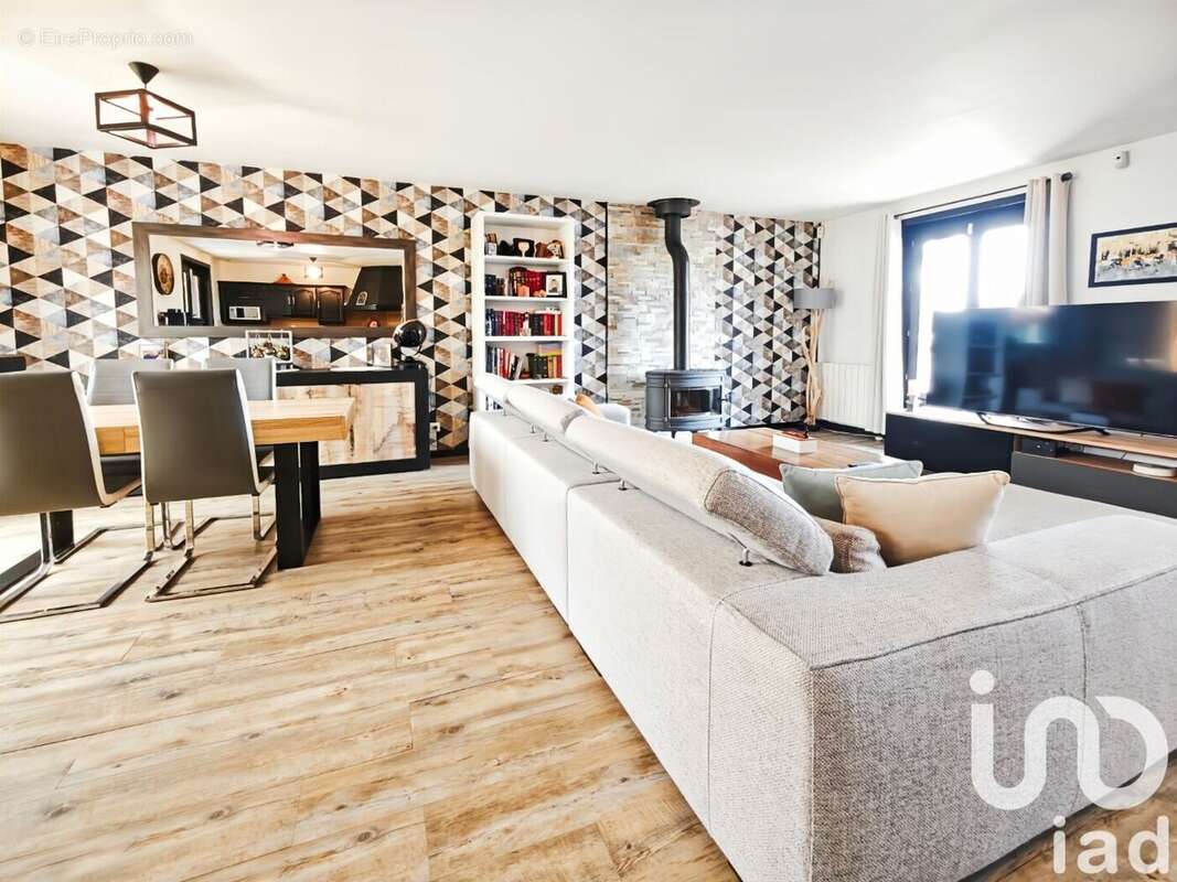 Photo 3 - Maison à CRECY-LA-CHAPELLE