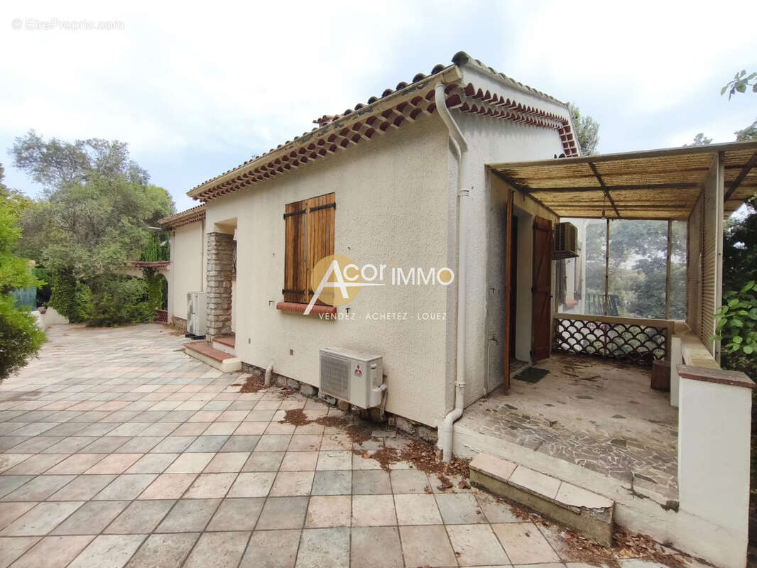 Villa t3 + t2 + garage - photo 9