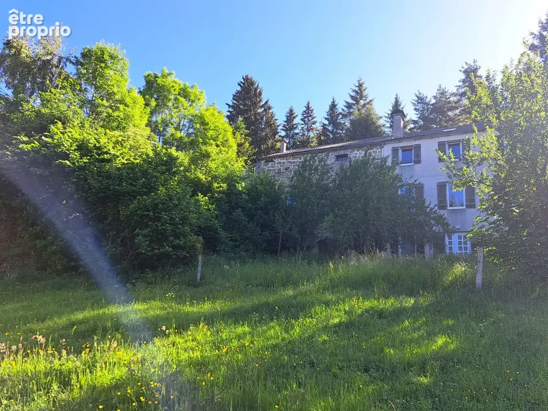 Ancienne ferme/pension de famille en pierre sur plus d'1 hectare de terrain - photo 1