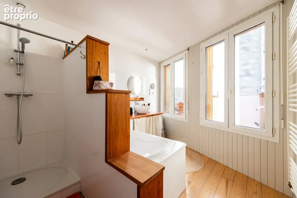 Appartement 3 chambres + bureau avec cour en plein coeur du quartier saint seurin - photo 8