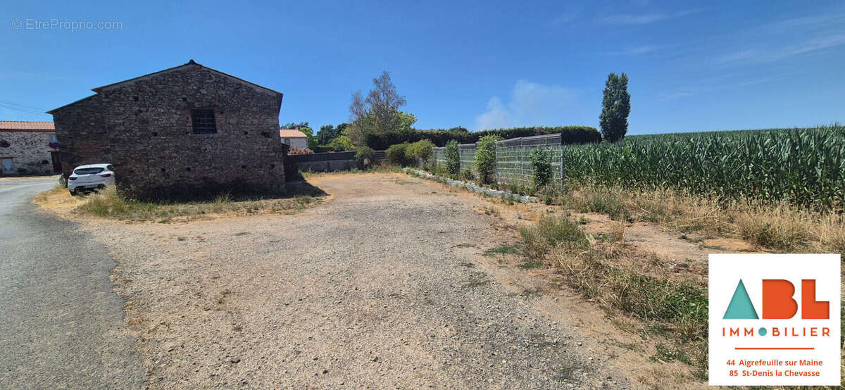 Grange en pierre à réhabiliter - Fort potentiel - Chauché - photo 3