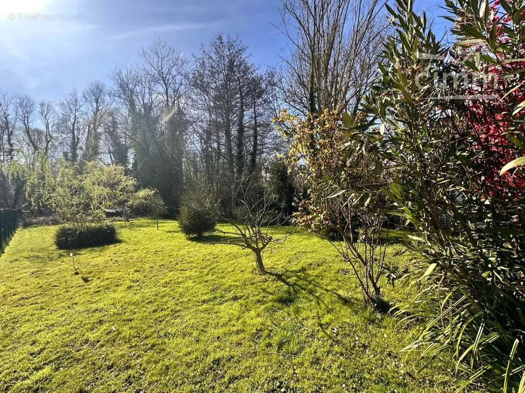 Maison à CONGIS-SUR-THEROUANNE