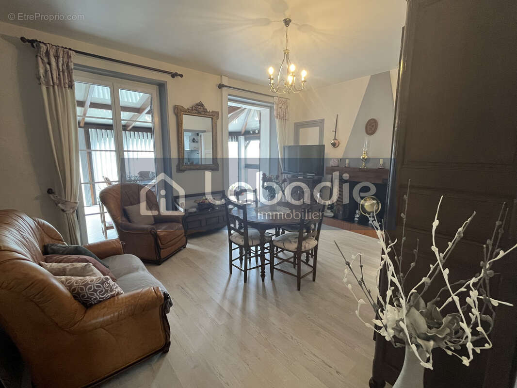 Maison à SAINT-PIERRE-DU-REGARD