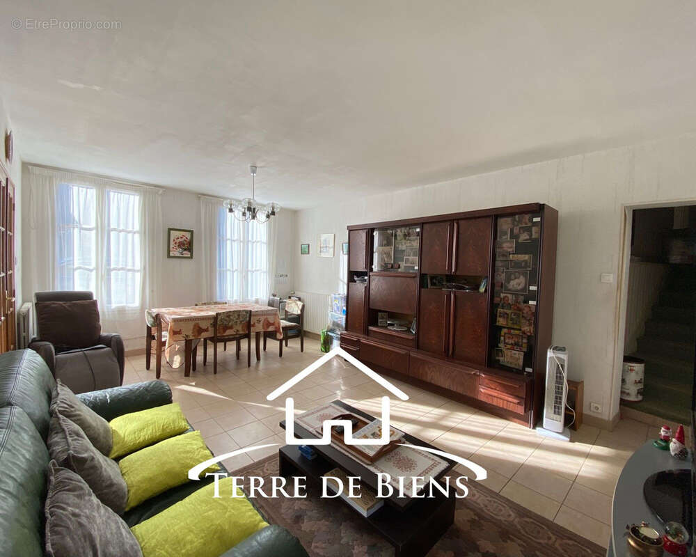 Maison à VIC-SUR-AISNE