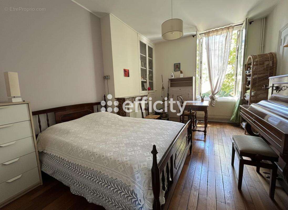 Maison 180 m² à Tours  - photo 6