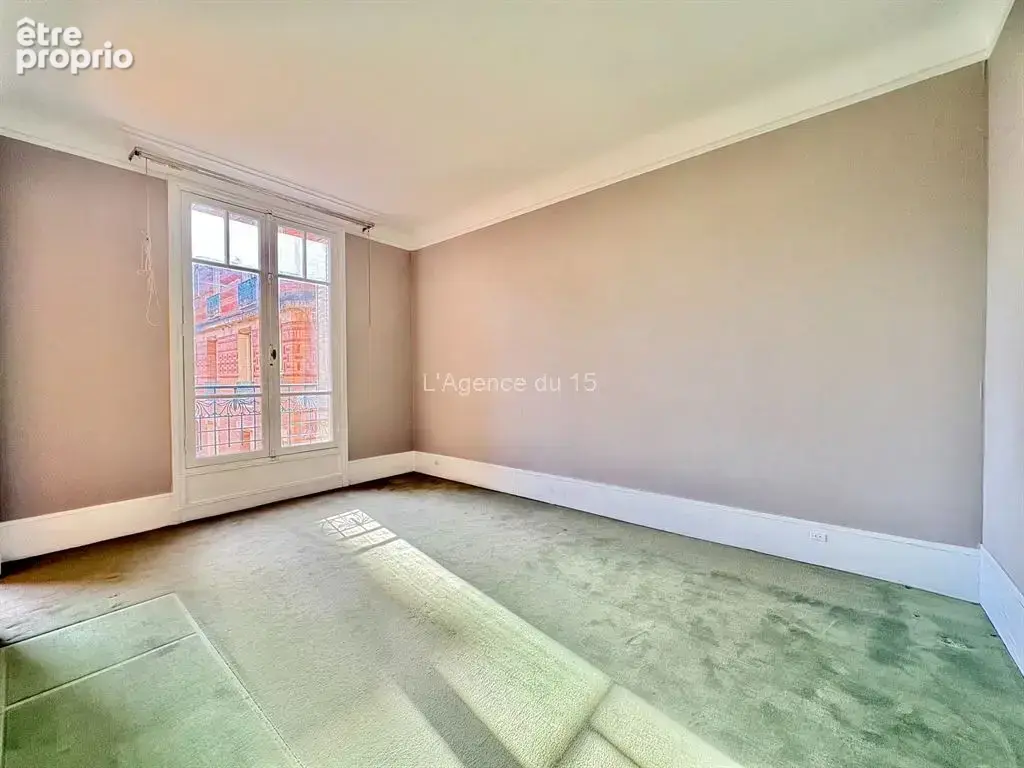 Commerce - edmond roger / beau 2 pieces traversant / etage eleve / cave / - photo 5