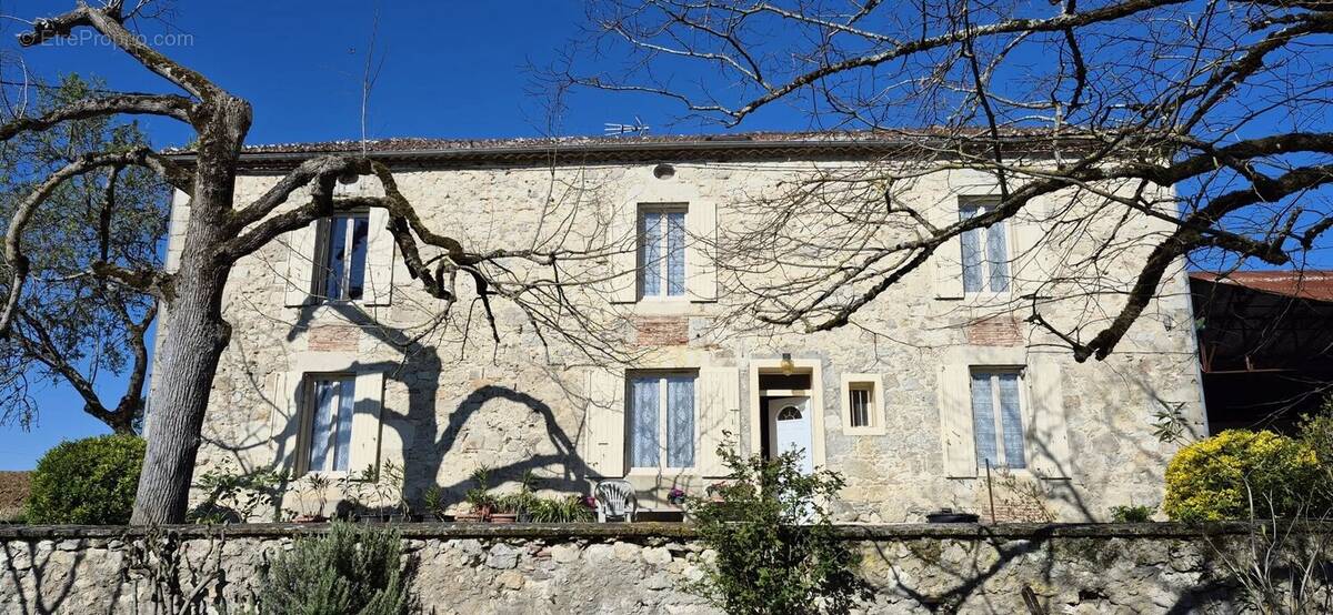 Maison à LA SAUVETAT-DE-SAVERES