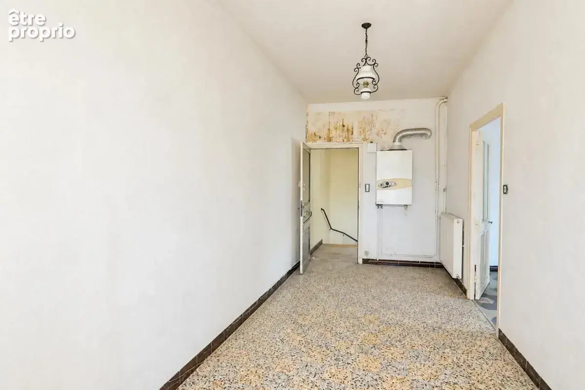 Immeuble de 9 pièces de 250 m² à Bessèges - photo 16