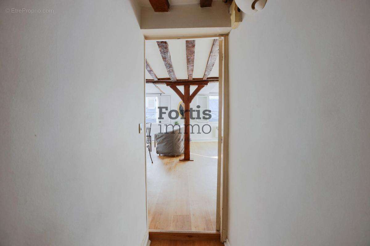 Appartement à PARIS-3E
