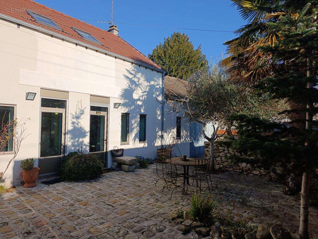 Maison à DAMMARIE-LES-LYS