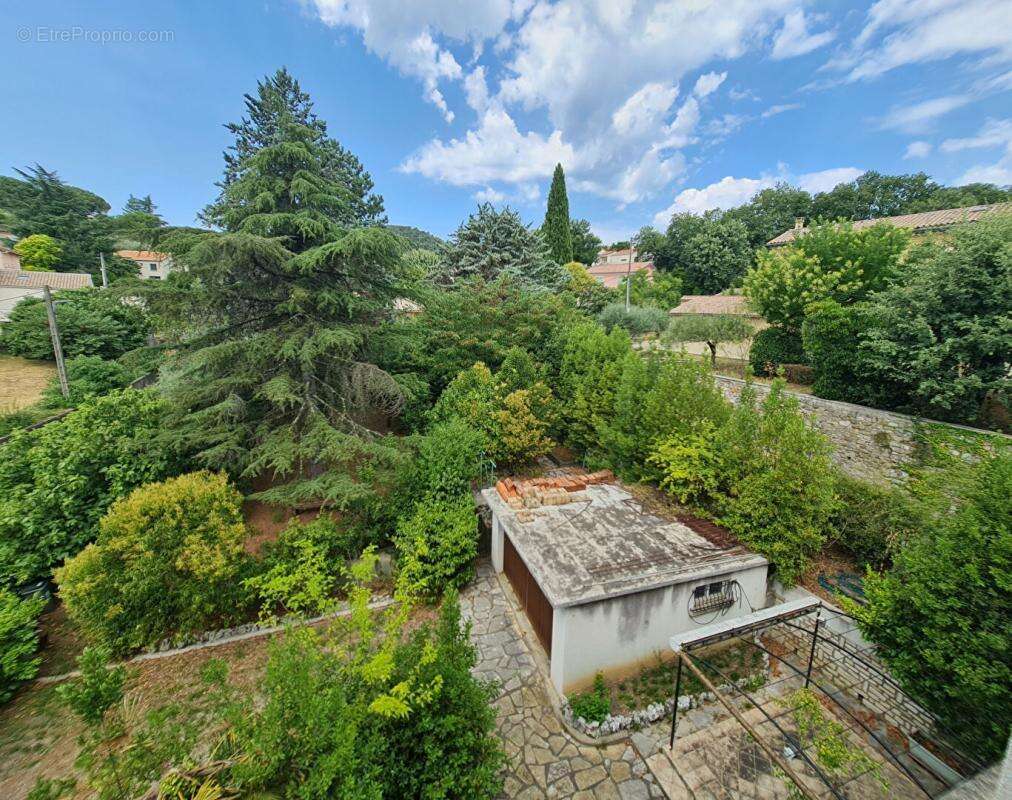 Alès - Maison Bourgeoise 10 pièces 330 m2 sur 1500m² de terrain clos - photo 17