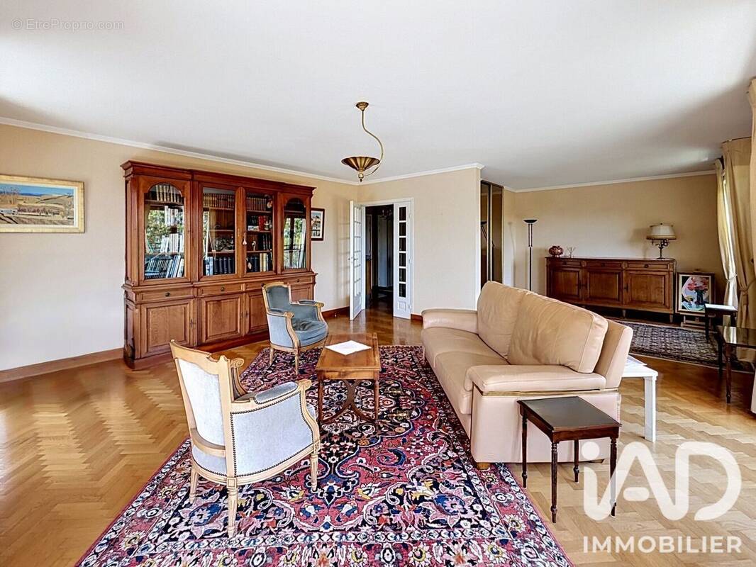 Photo 1 - Appartement à LE PLESSIS-ROBINSON