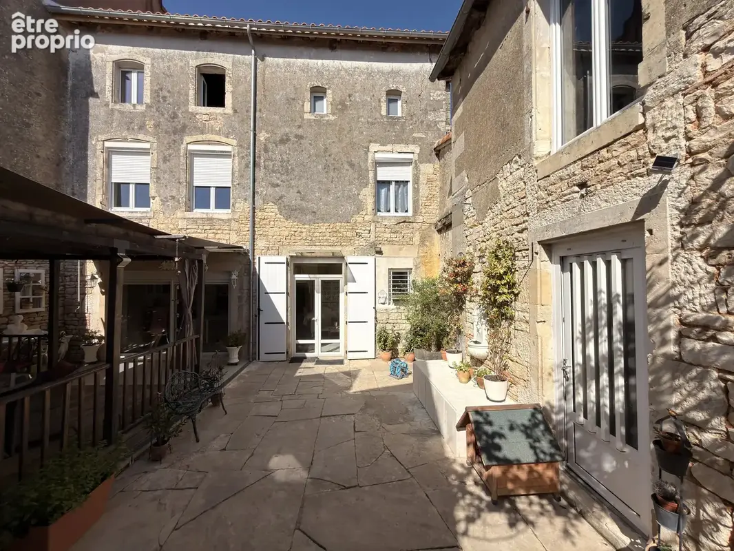 Superbe propriété rénovée avec potentiel de gîte, grande grange et terrain séparé - photo 14