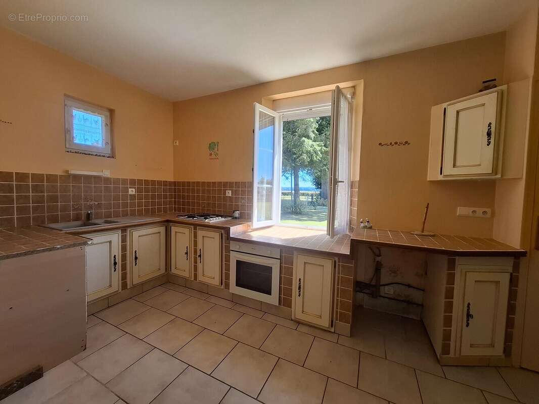 Grande maison familiale de 300 m² - photo 7