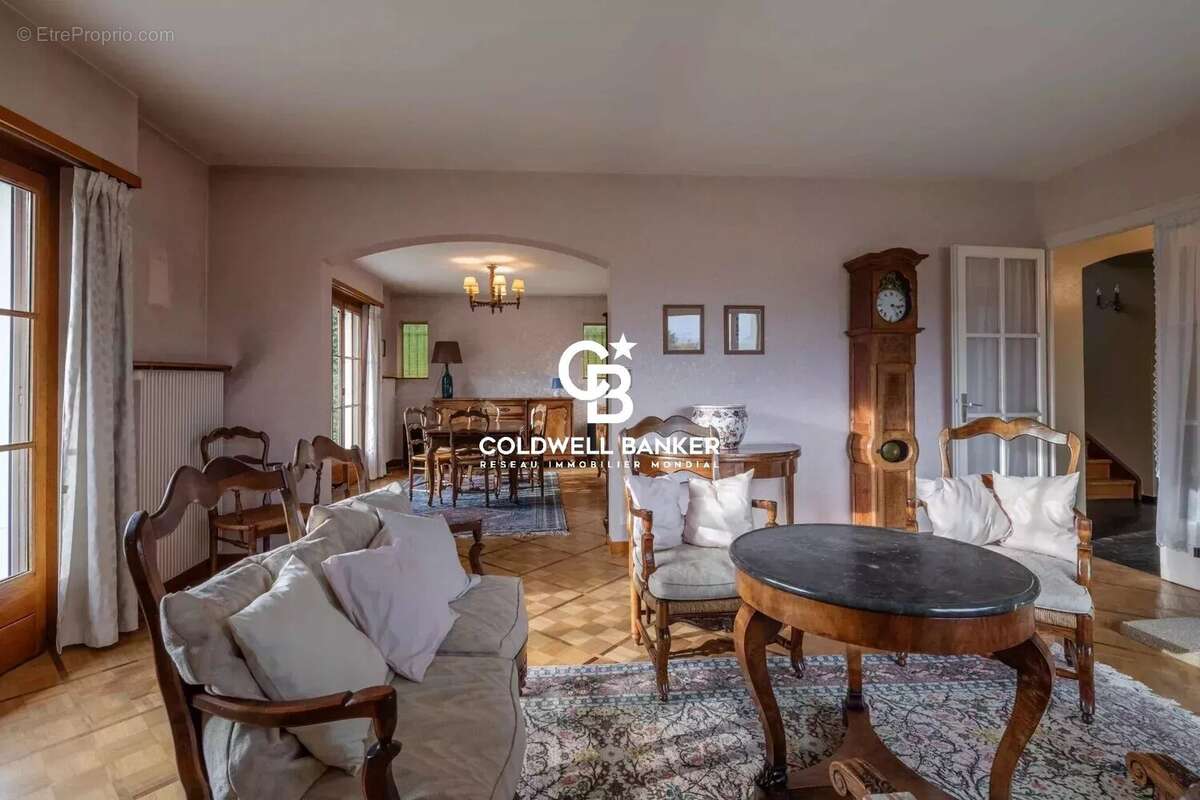 Maison à VETRAZ-MONTHOUX