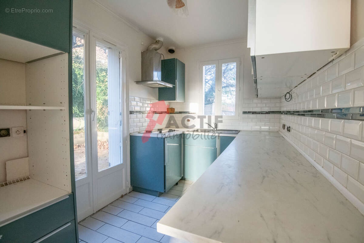 Maison à CORBEIL-ESSONNES