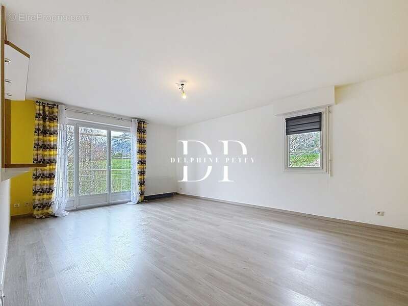 Appartement à COLLONGES-SOUS-SALEVE