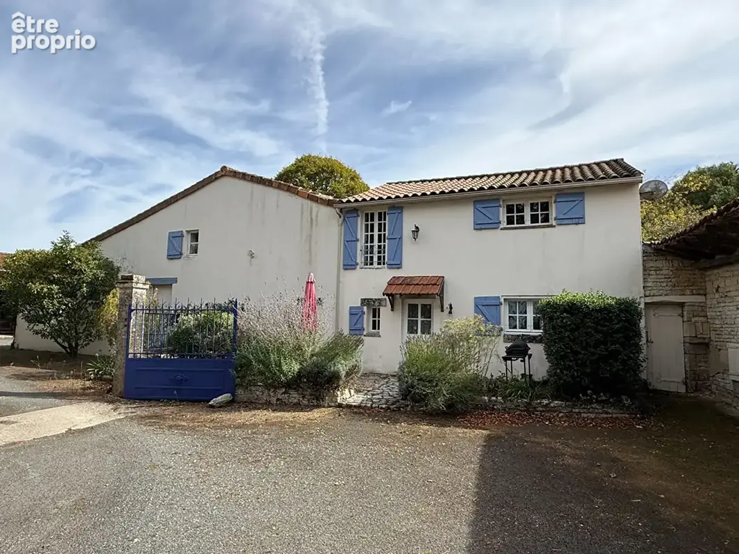 Élégant manoir charentais avec gîtes, piscine chauffée et vaste terrain - photo 14
