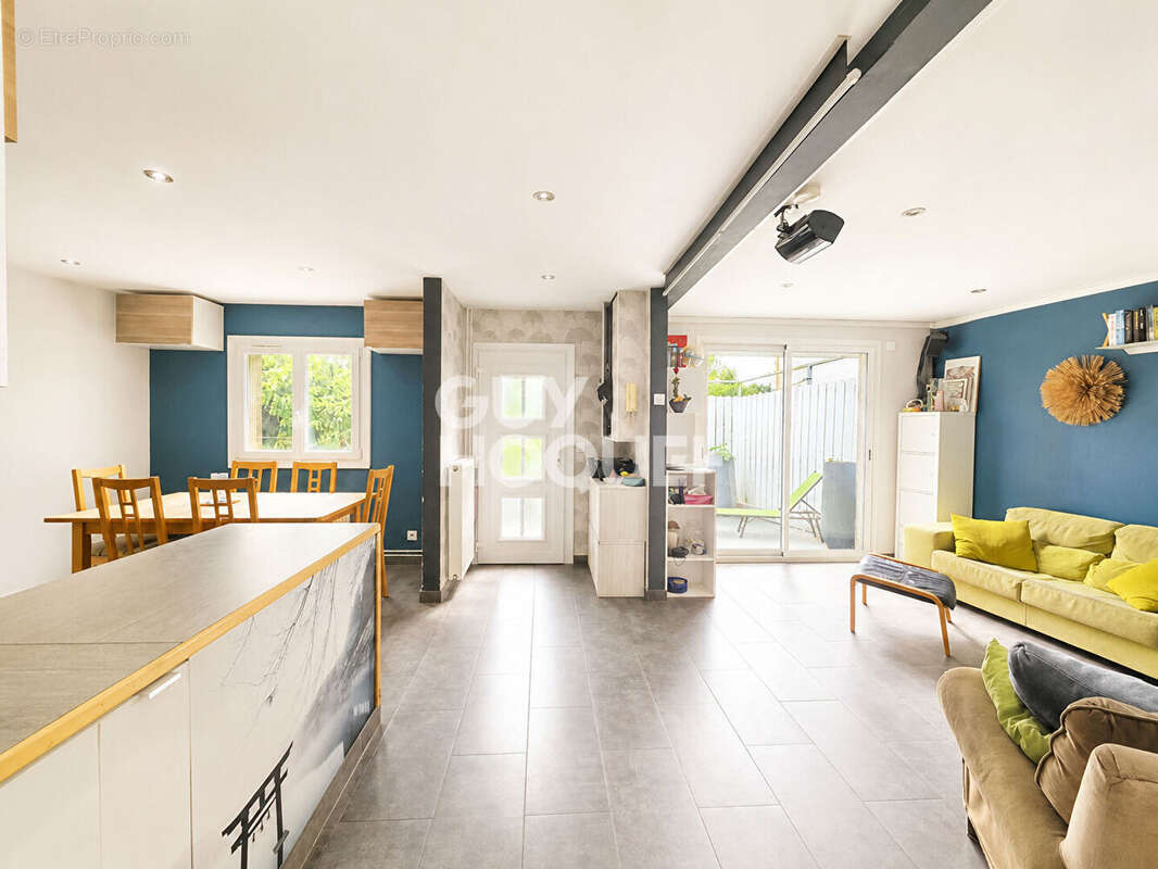 Maison familiale 5 chambres avec jardin - Proche commerces et transports - photo 2