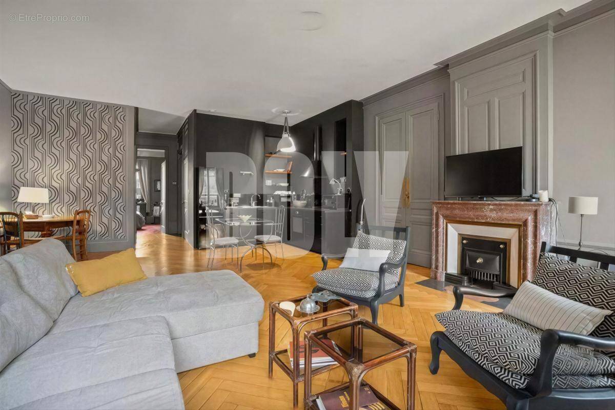 Appartement à PARIS-10E