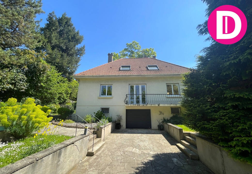 Maison à JOUY-AUX-ARCHES