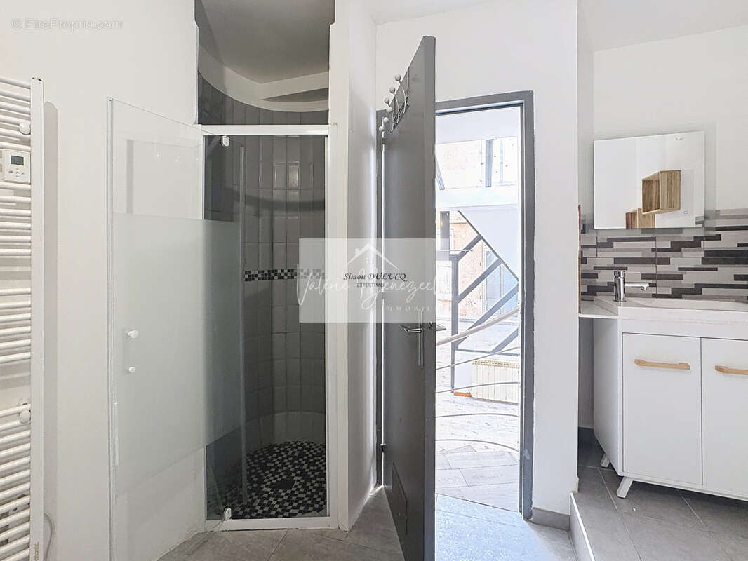 Appartement lumineux de 140 m2 avec patio au coeur de Saint-Affrique - photo 7