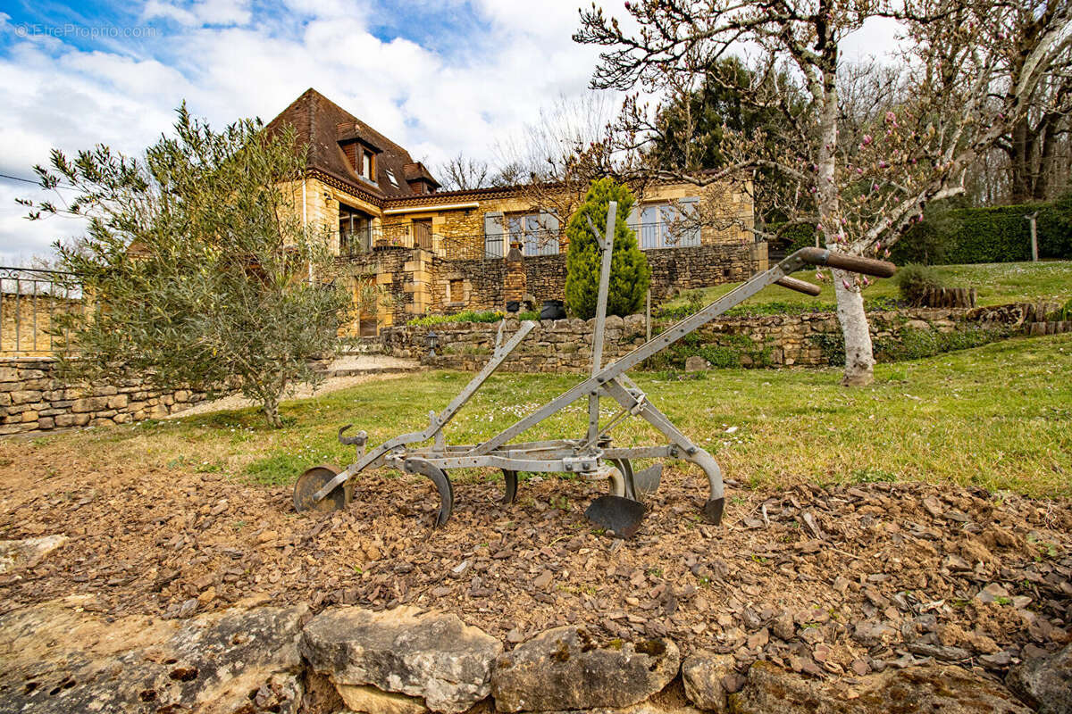 Maison à CARSAC-AILLAC