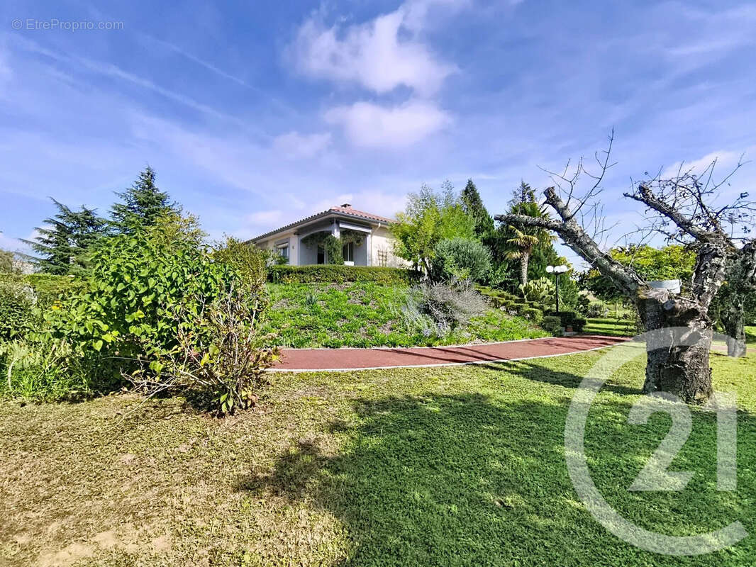 Maison à REVENTIN-VAUGRIS