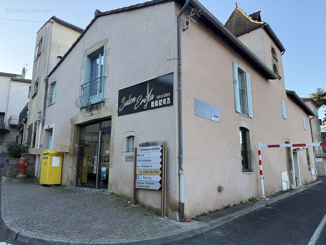 Maison à SAINT-GEORGES-DE-LUZENCON