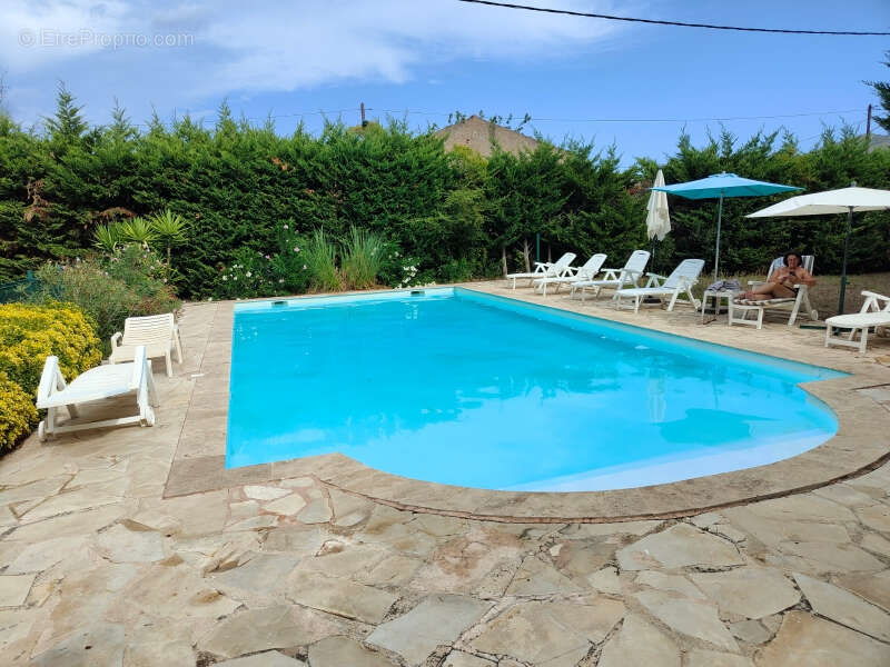 ** MAISON de Plain-pied ** Terrasses & Piscine ** Dépendances ** Garage & Stationnements ** - photo 4