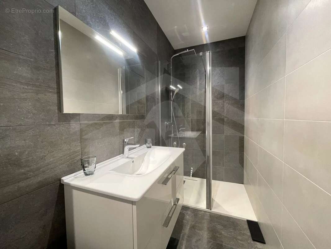 Appartement à MEYLAN