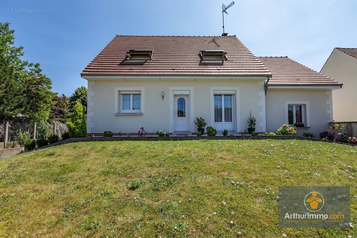 Maison à TRACY-LE-VAL